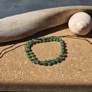 Aventurine Verte 1/2 JapaMala 4mm porté en choker